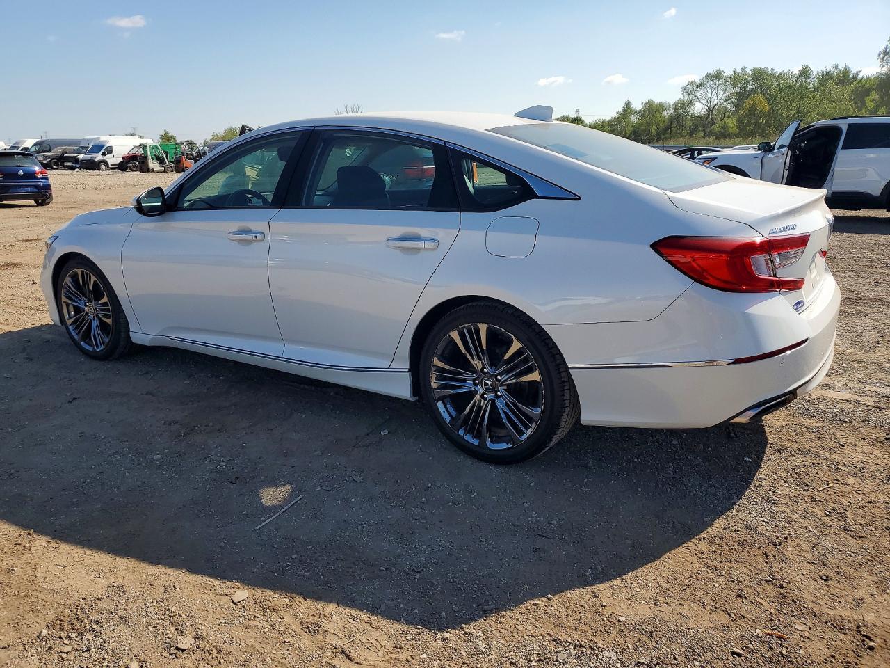 2018 Honda Accord Touring - Фото 2