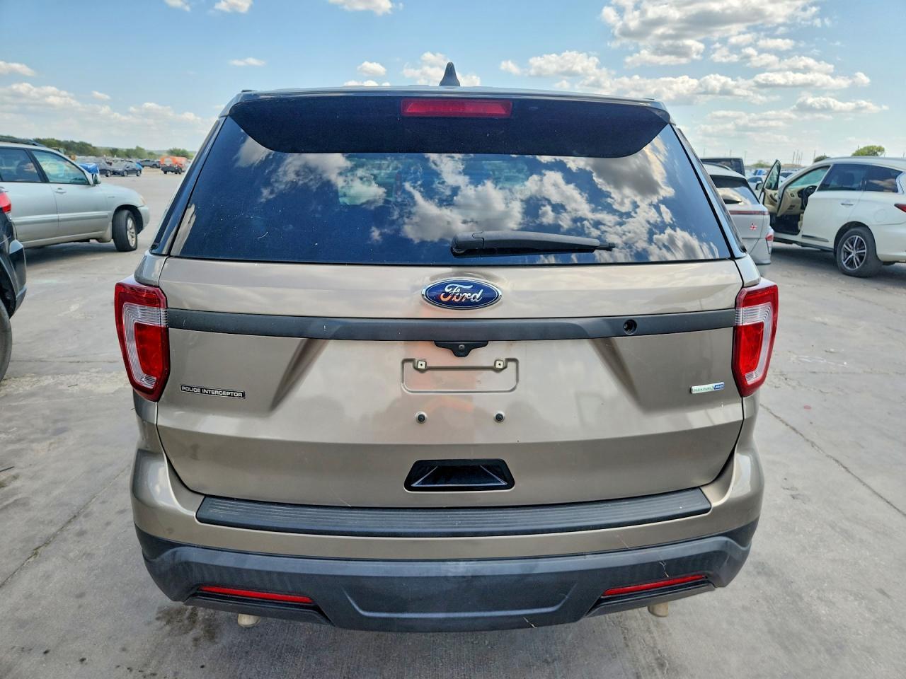 2019 Ford Explorer Police Interceptor - Image 6