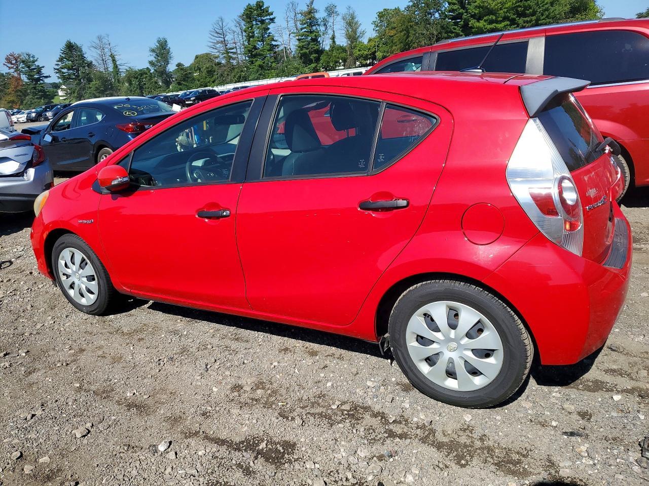 2012 Toyota Prius C Three - Фото 2