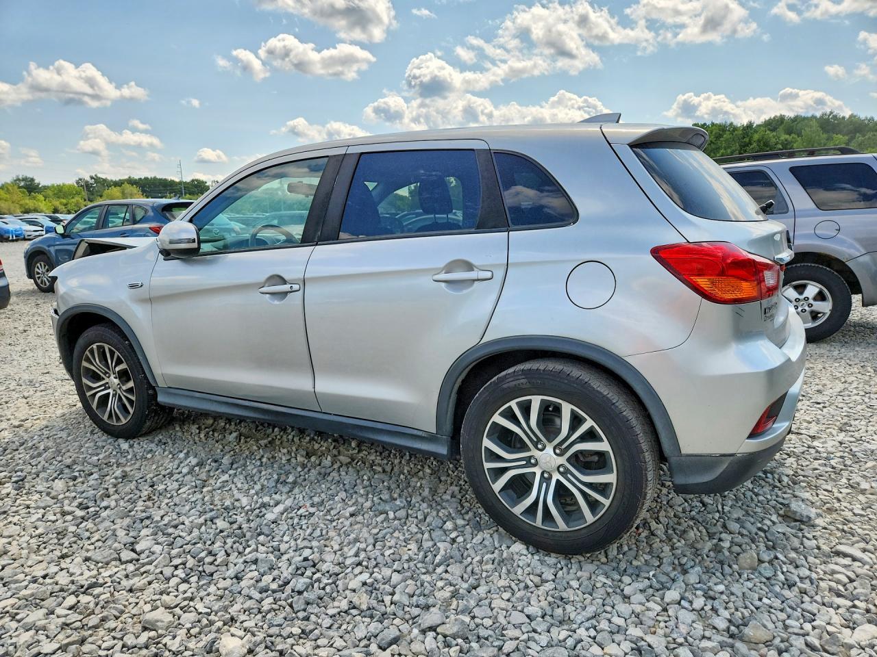2018 Mitsubishi Outlander Sport Es - Фото 2
