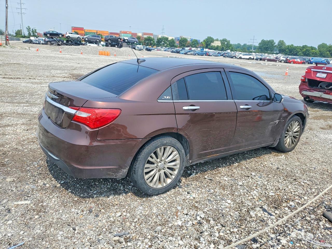 2013 Chrysler 200 Limited - Фото 3
