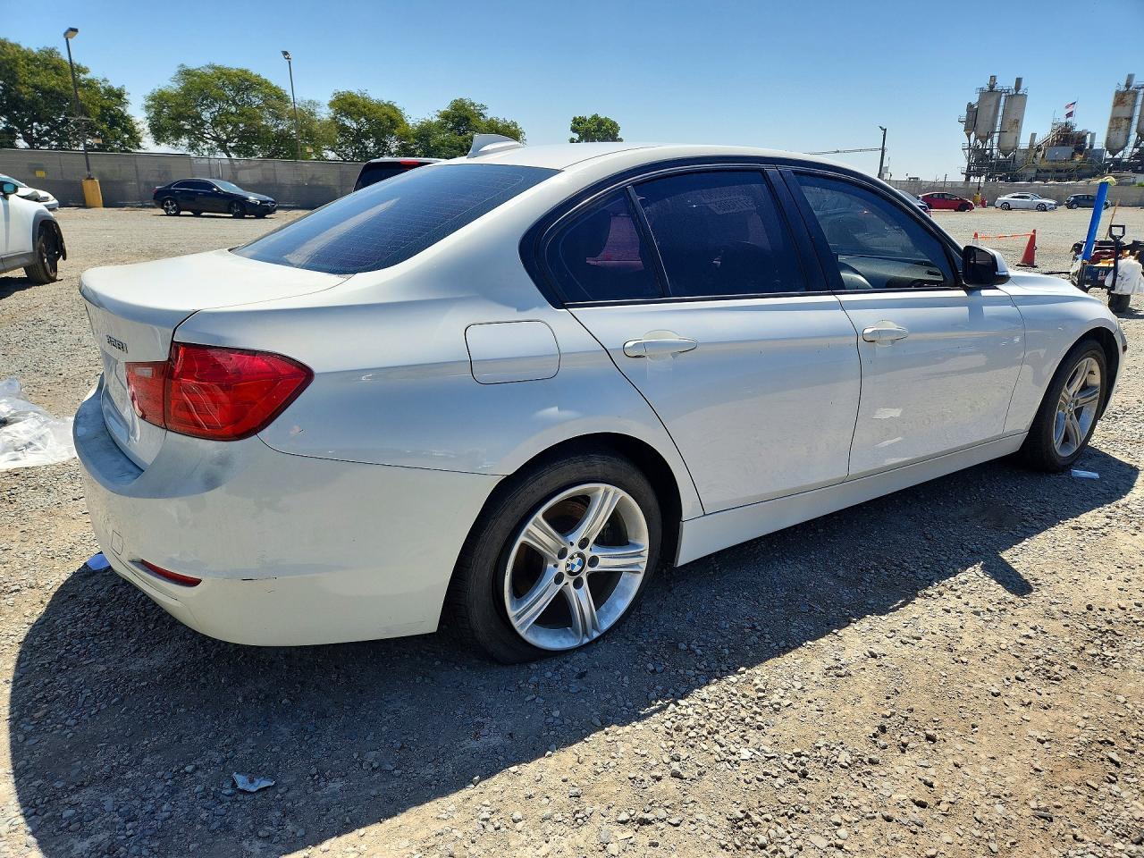 2012 BMW 328 I - Фото 3