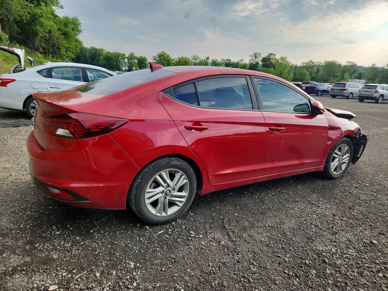 2019 Hyundai Elantra Sel - Image 3