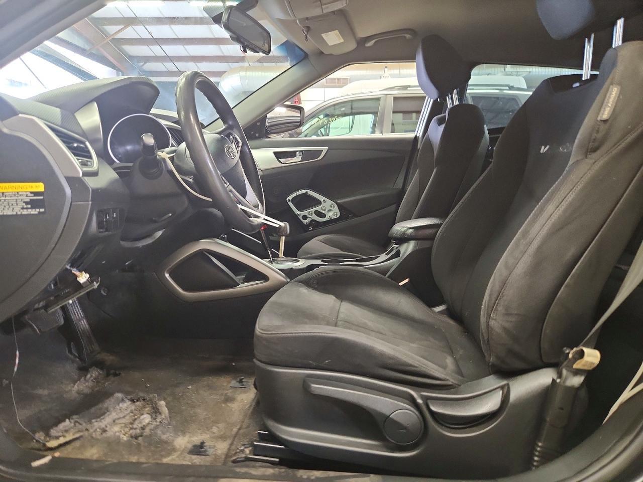 2013 Hyundai Veloster Base - Фото 7