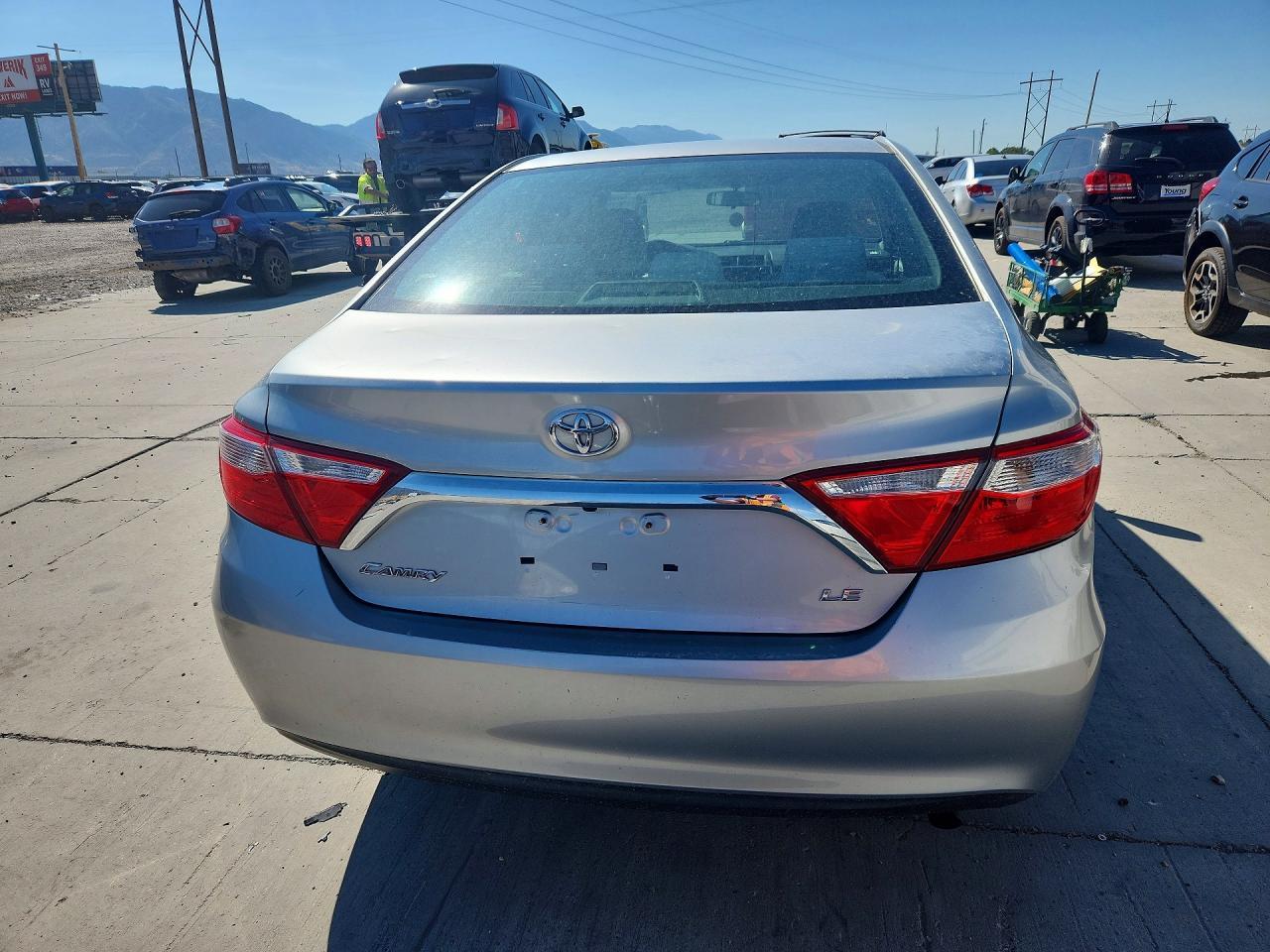 2016 Toyota Camry Le - Фото 6