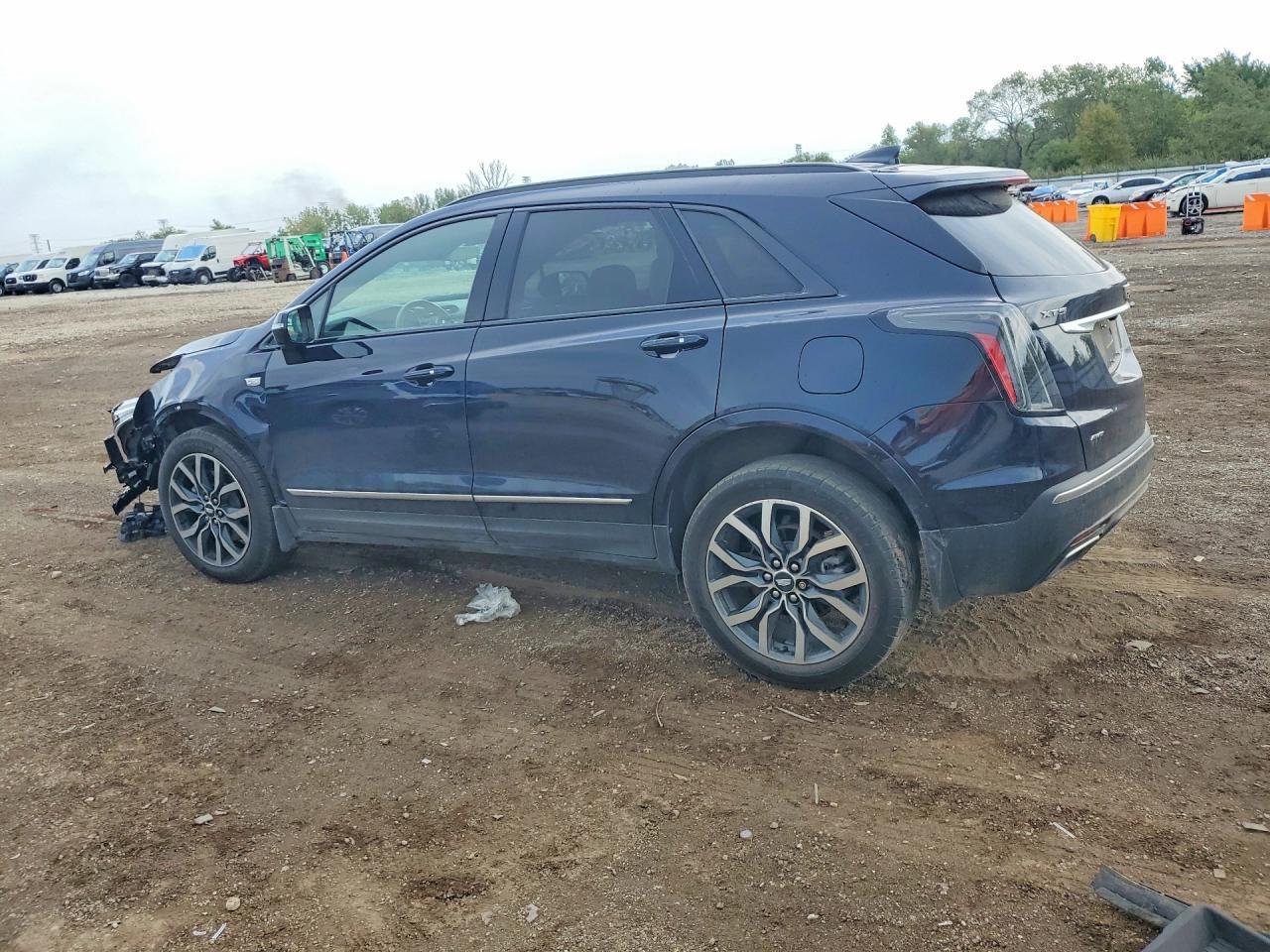 2021 Cadillac Xt5 Sport - Image 2