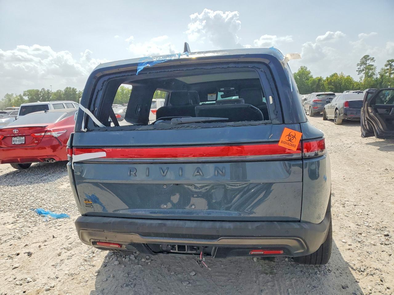 2025 Rivian R1S Premium - Фото 6