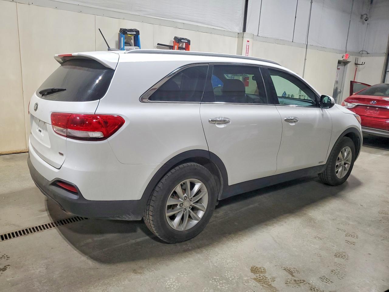 2017 Kia Sorento Lx - Image 3