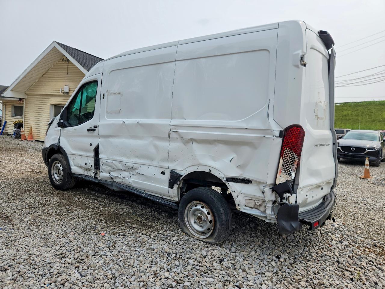 2019 Ford Transit 250 Delivery Van - Фото 2