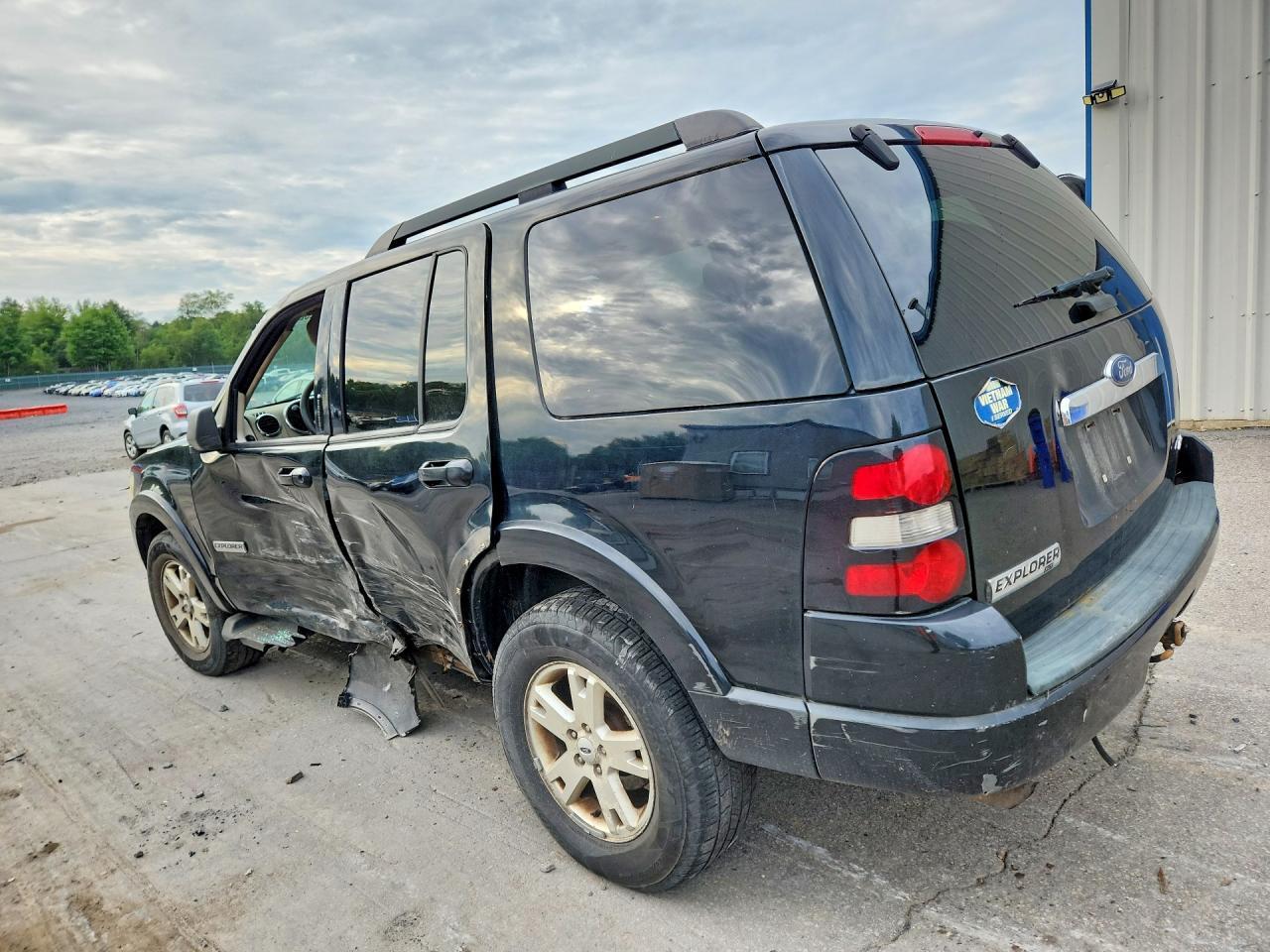 2007 Ford Explorer Xlt - Фото 2