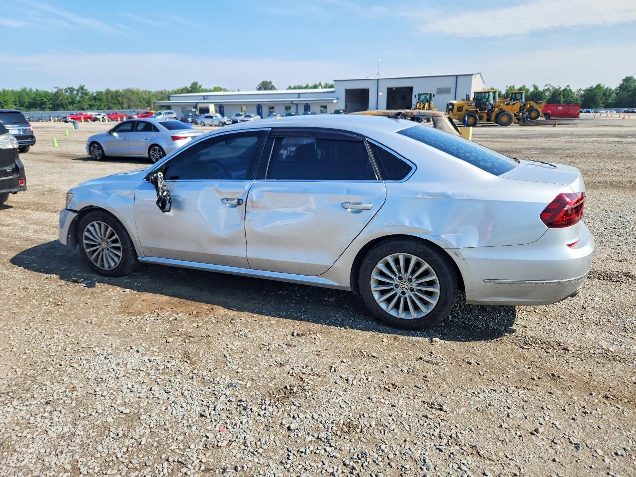 2017 Volkswagen Passat Se - Фото 2