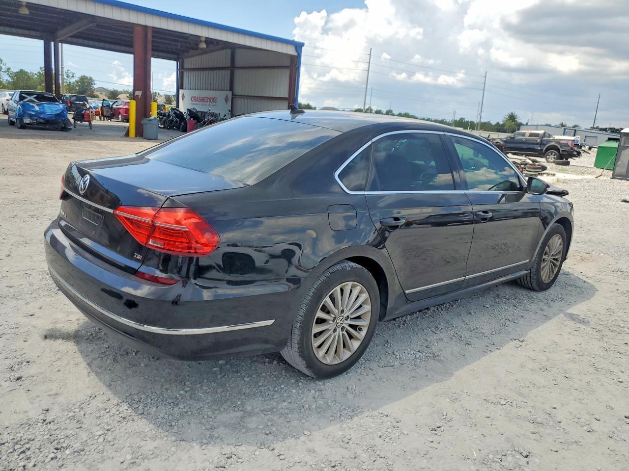 2016 Volkswagen Passat Se - Фото 3