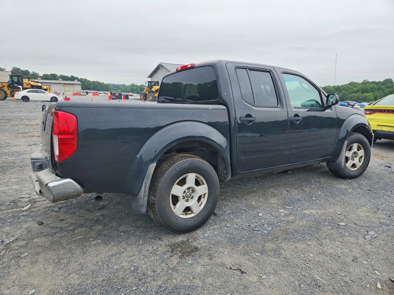 2005 Nissan Frontier Se - Фото 3