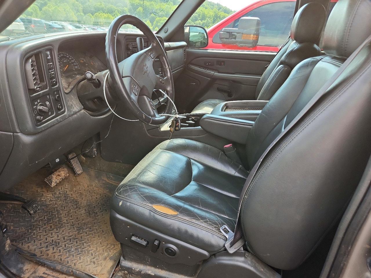 2004 Chevrolet Silverado 2500 - Image 7