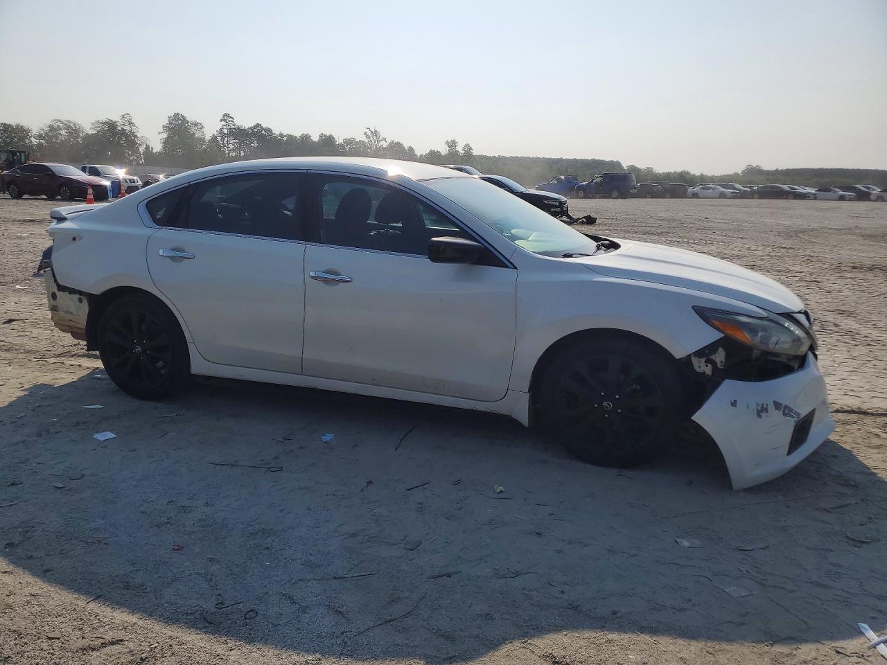 2017 Nissan Altima 2.5 Sr - Image 4