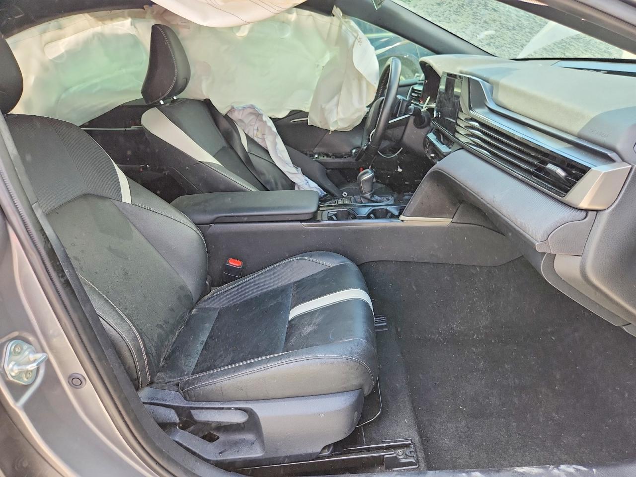 2025 Toyota Camry Se - Фото 7