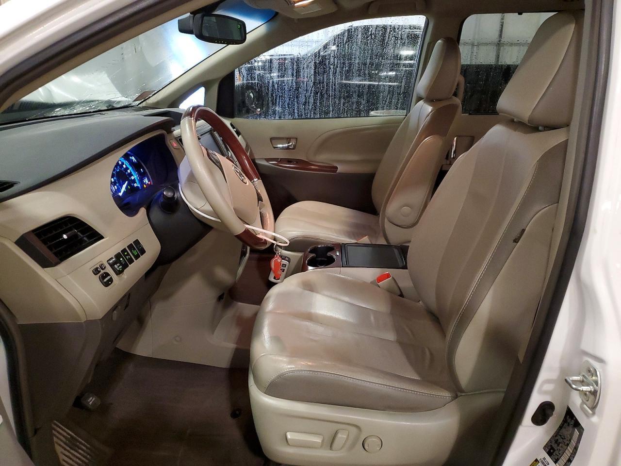 2013 Toyota Sienna Limited 7-Passenger - Фото 7