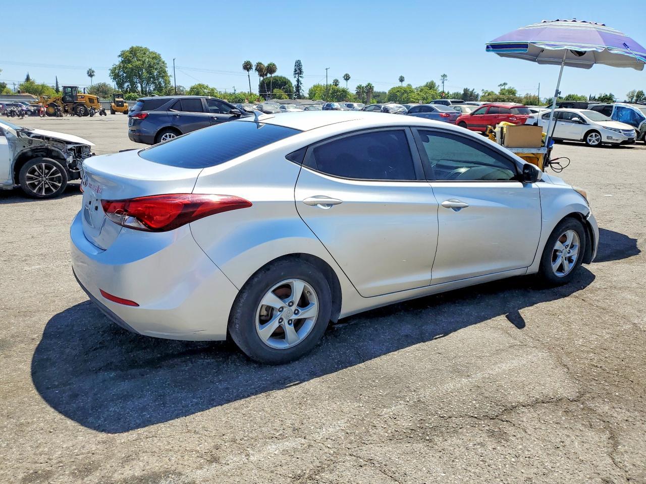 2015 Hyundai Elantra Se - Image 3