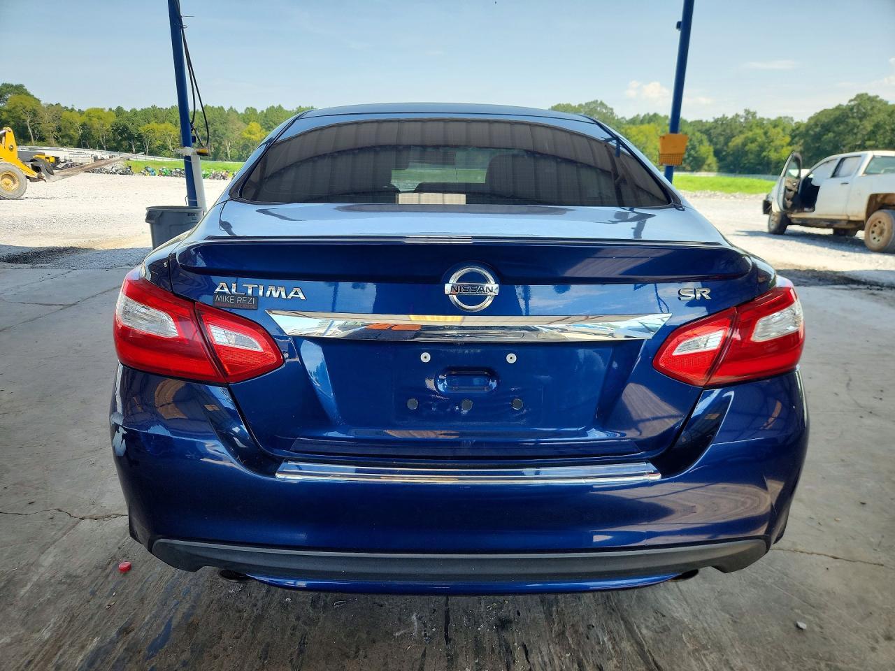 2017 Nissan Altima - Фото 6