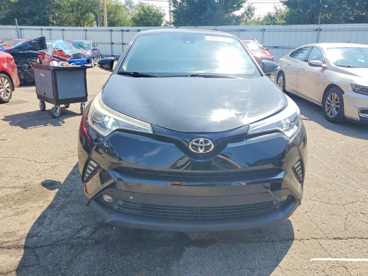 2018 Toyota C-Hr Xle - Image 5