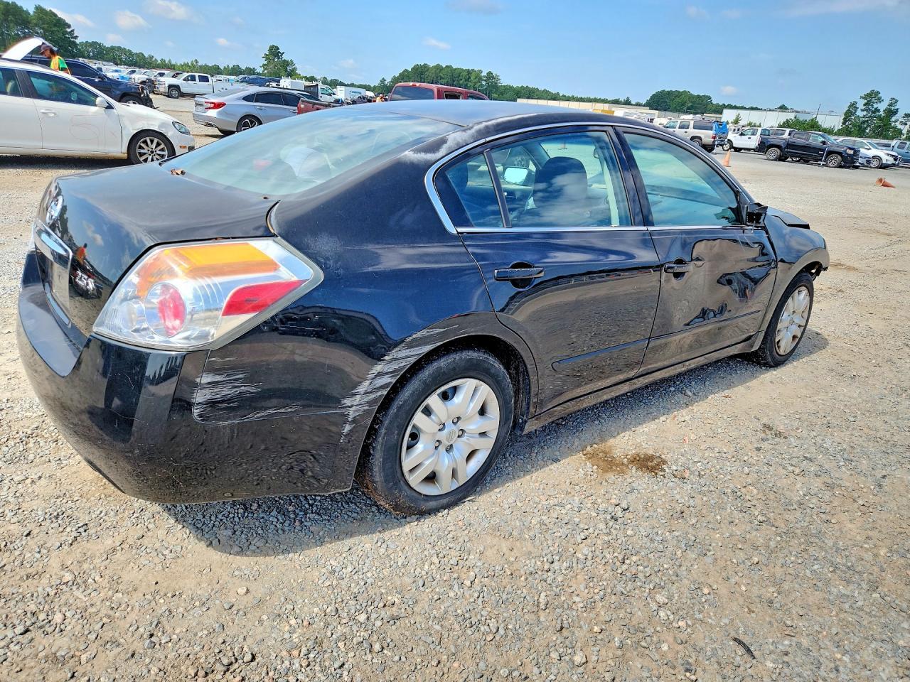 2011 Nissan Altima 2.5 - Фото 3
