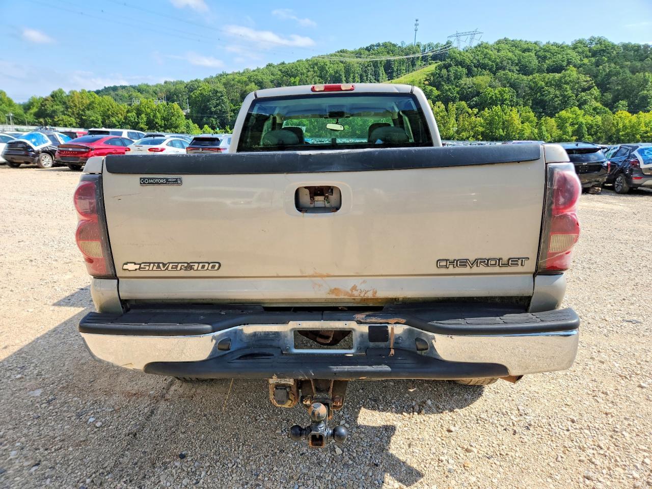 2004 Chevrolet Silverado 2500 - Image 6