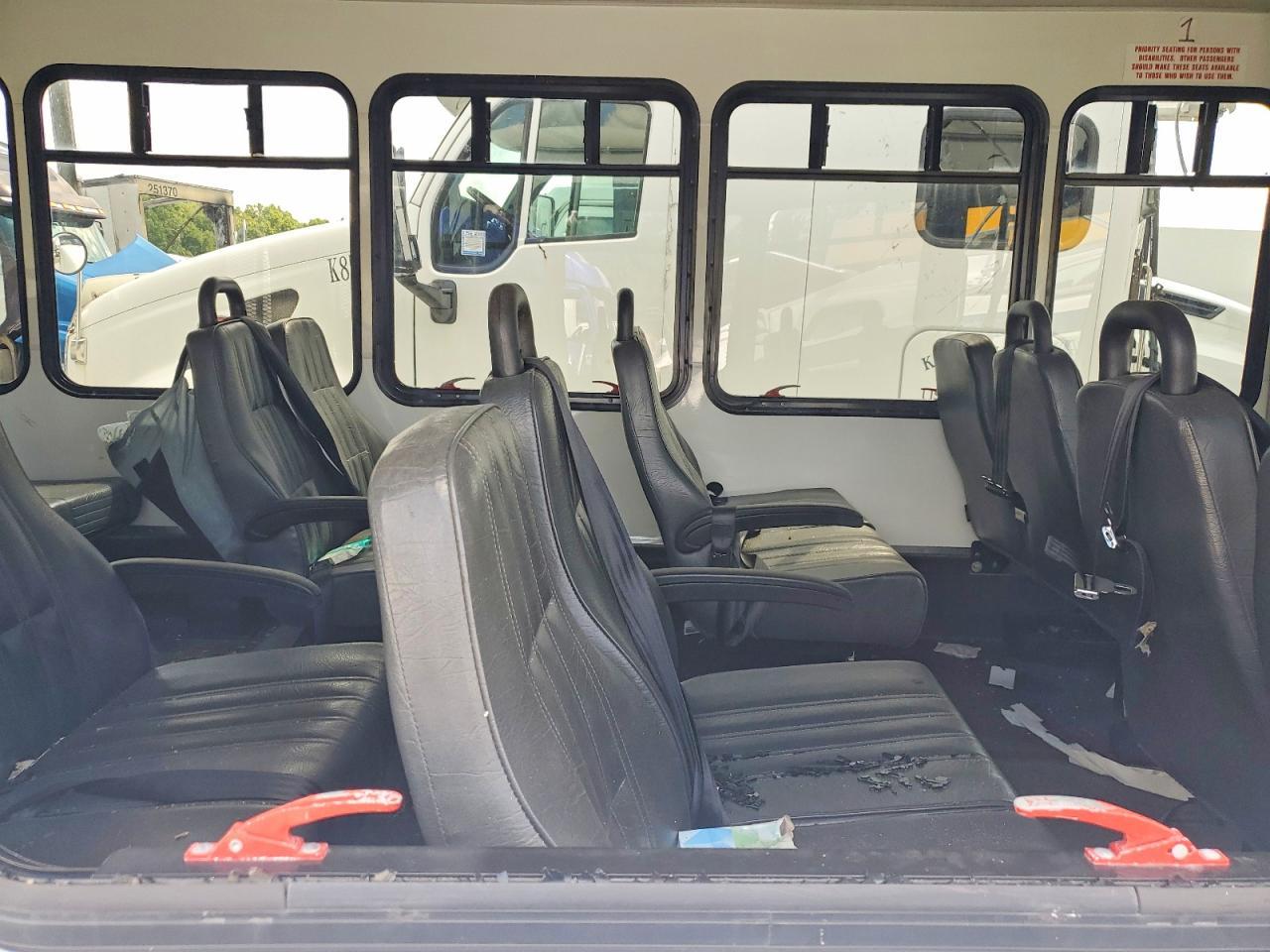 2019 Ford Econoline E350 Super Duty Cutaway Van - Фото 6