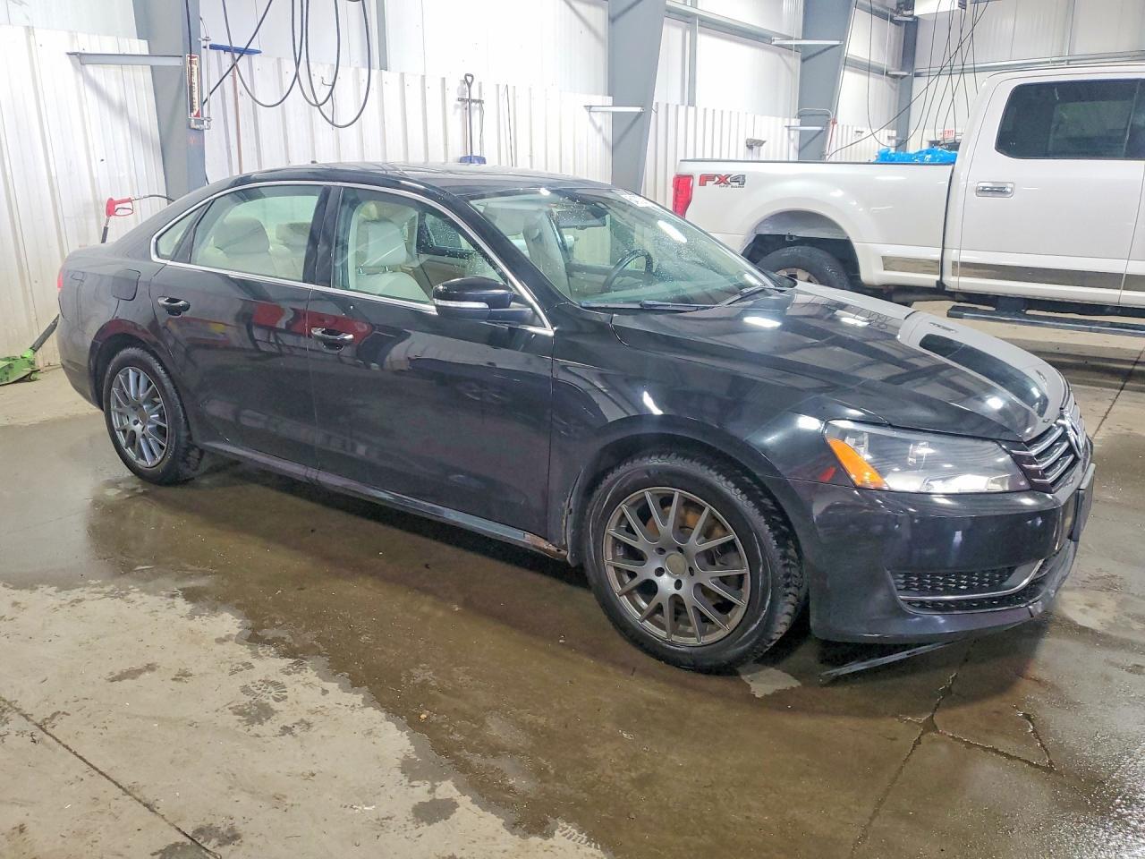 2013 Volkswagen Passat Se - Фото 4