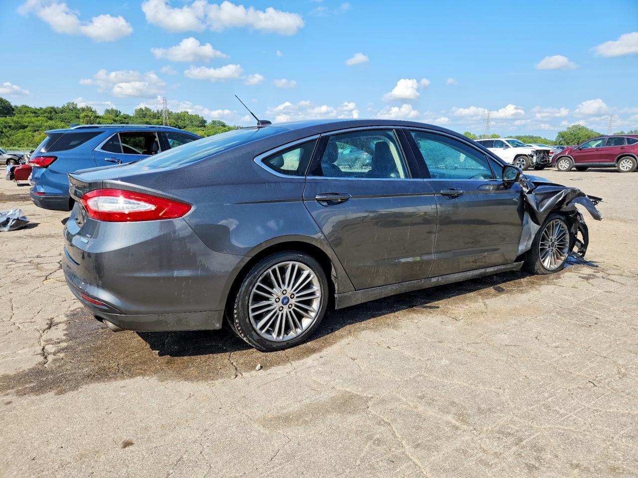2015 Ford Fusion Se - Фото 3