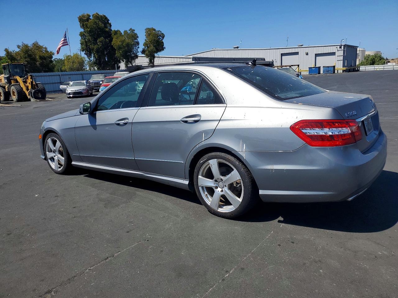 2011 Mercedes-Benz E 350 - Фото 2