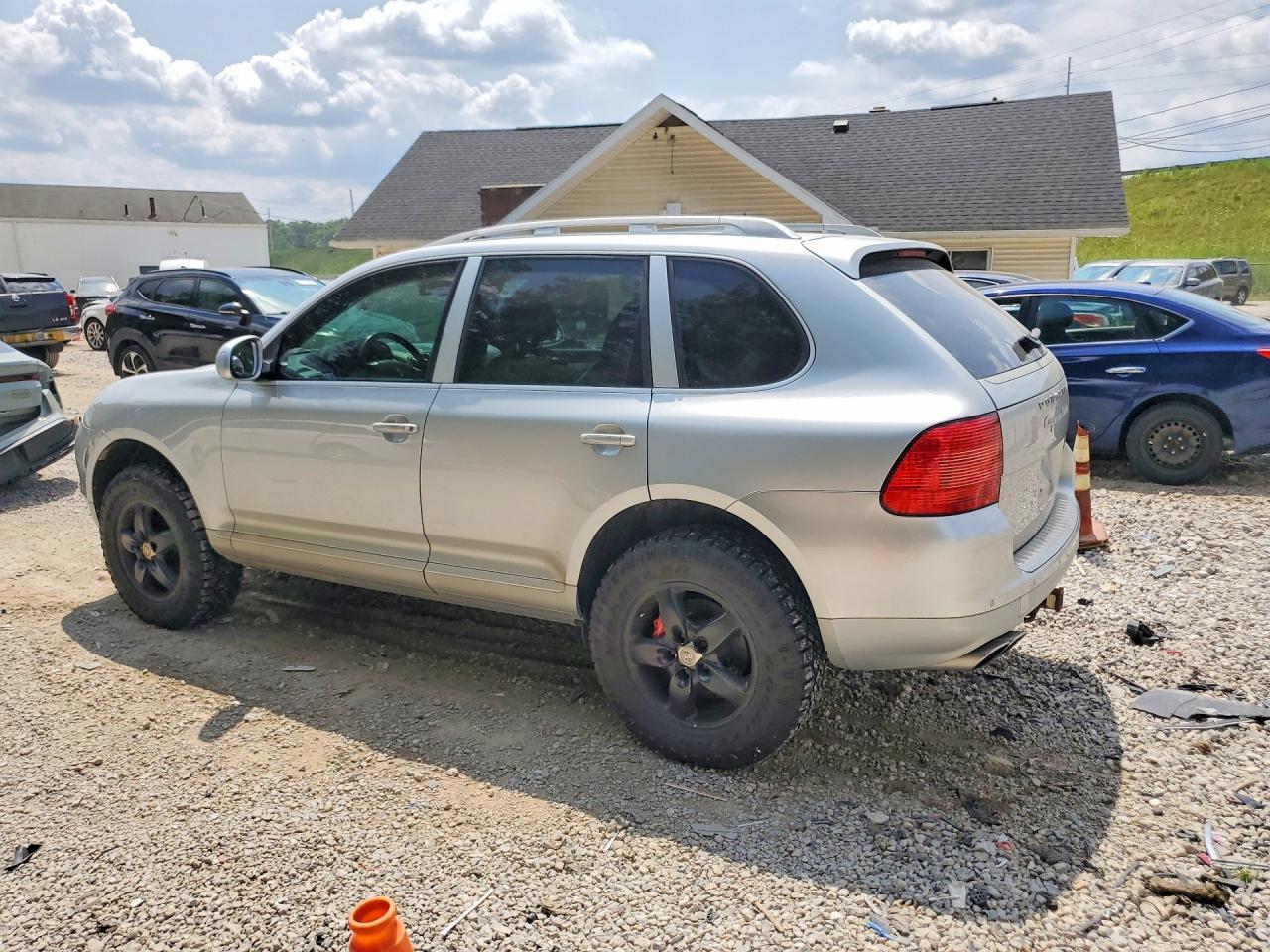 2004 Porsche Cayenne Turbo - Image 2