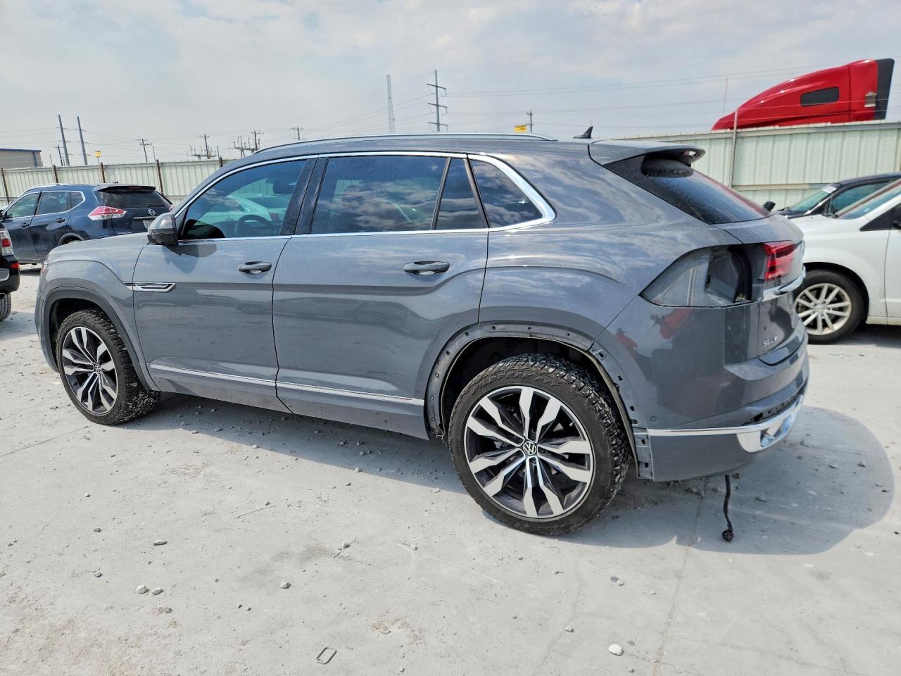 2022 Volkswagen Atlas Cross Sport Sel Premium R-Line - Фото 2