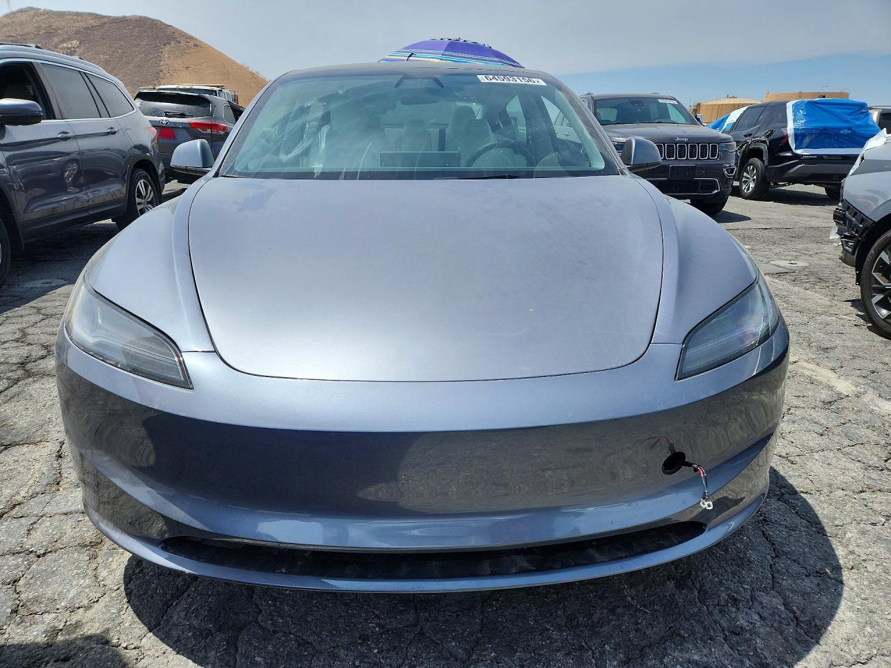 2025 Tesla Model 3 - Фото 5