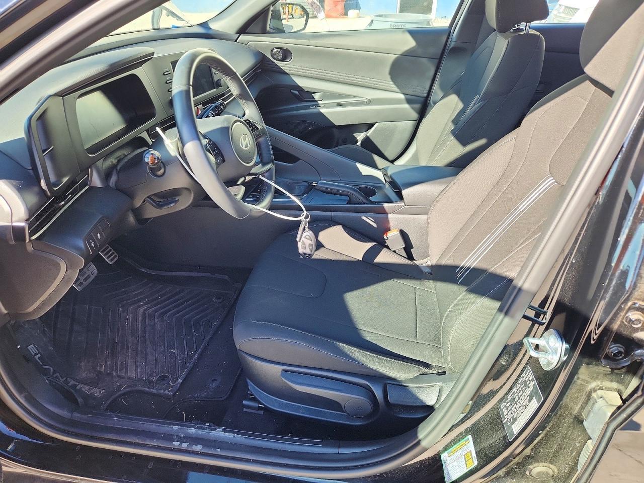 2025 Hyundai Elantra Sel Sport - Image 7