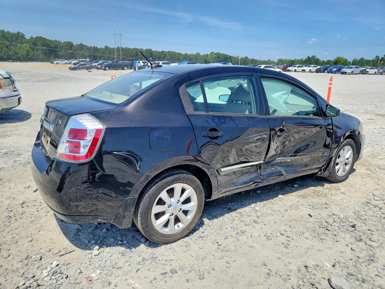 2010 Nissan Sentra 2.0 - Image 3