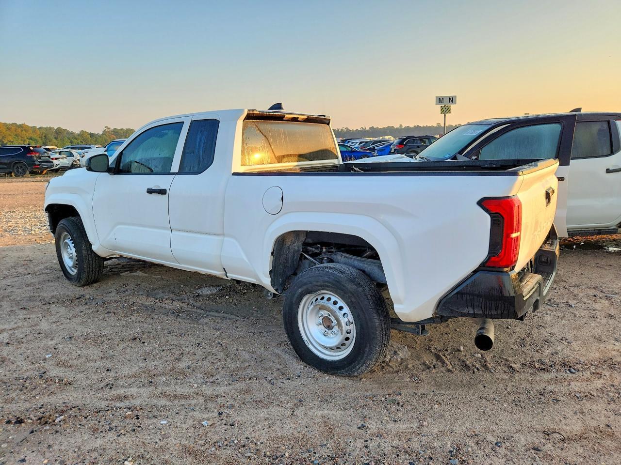 2025 Toyota Tacoma Sr - Фото 2