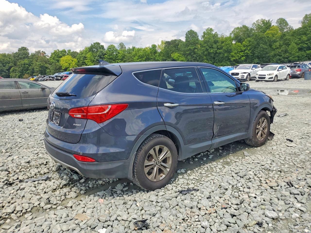 2014 Hyundai Santa Fe Sport 2.4L - Image 3