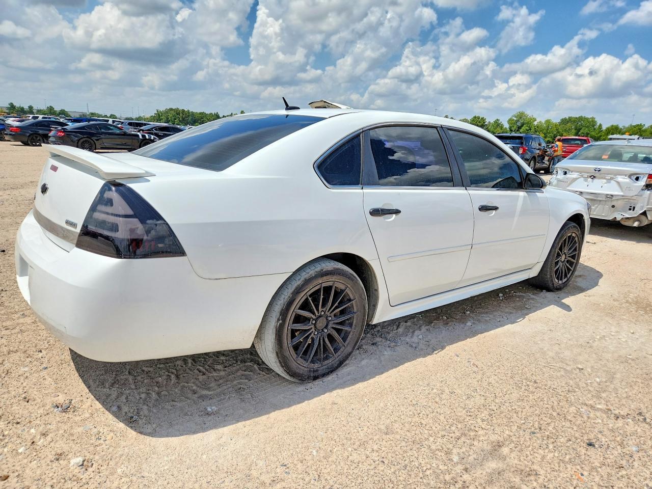 2011 Chevrolet Impala Lt - Image 3