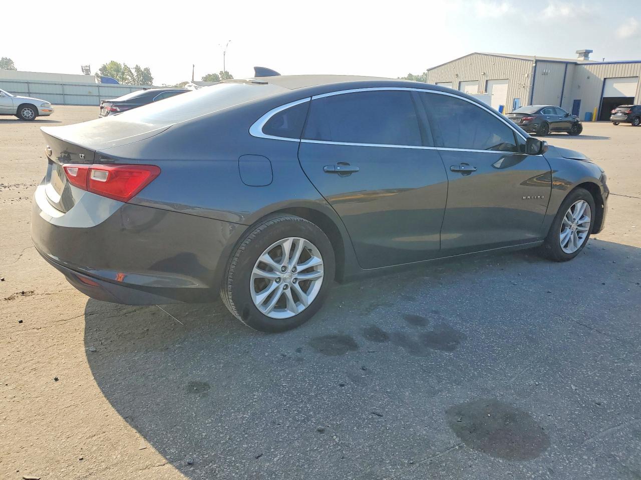 2017 Chevrolet Malibu Lt - Фото 3