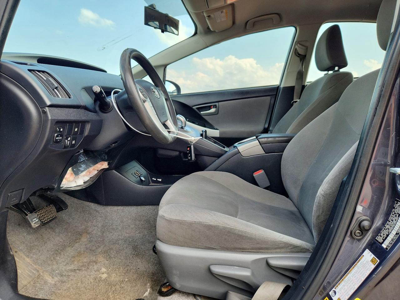 2014 Toyota Prius Plug-In Hybrid Base - Image 7