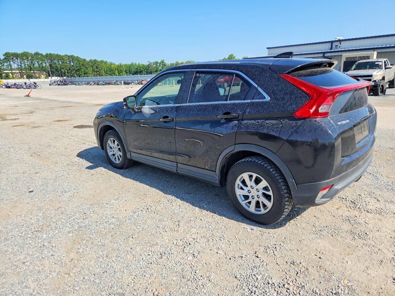 2019 Mitsubishi Eclipse Cross Es - Image 2