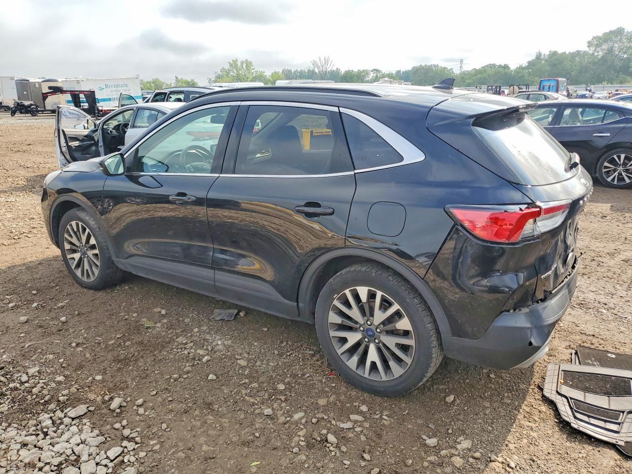 2020 Ford Escape Titanium - Фото 2