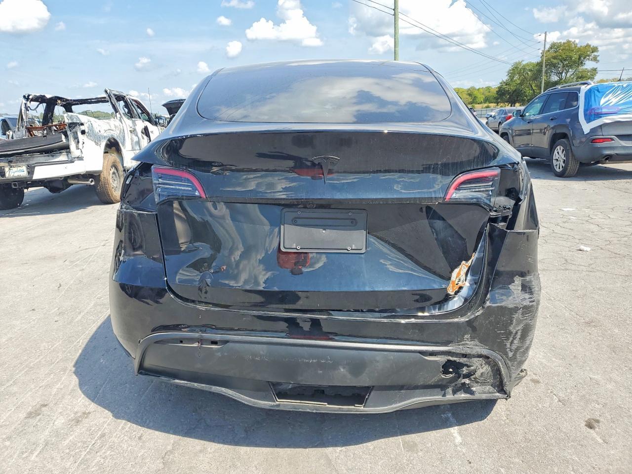 2024 Tesla Model Y - Image 6