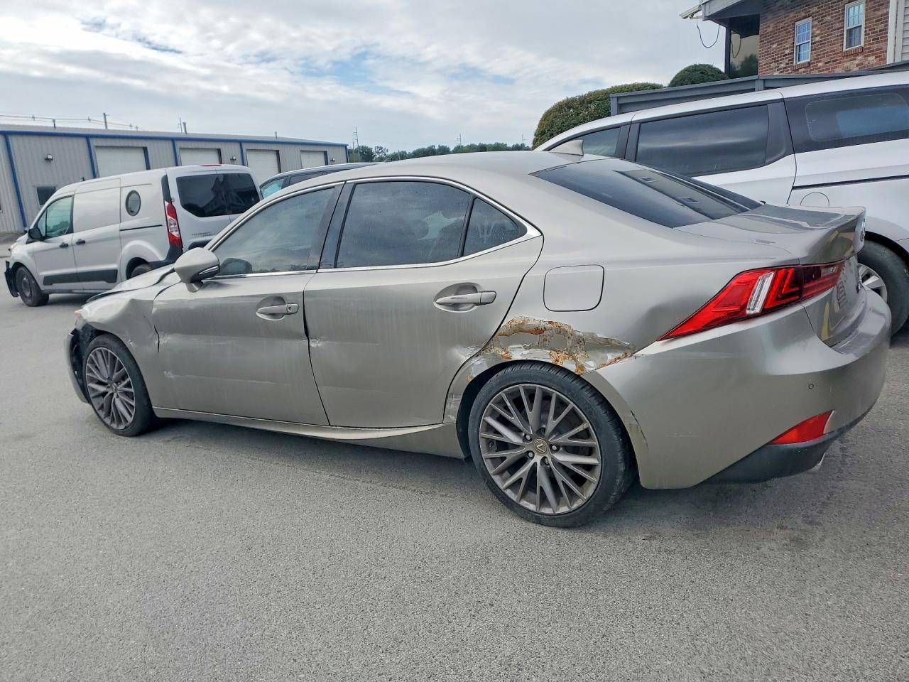 2016 Lexus Is 300 - Фото 2