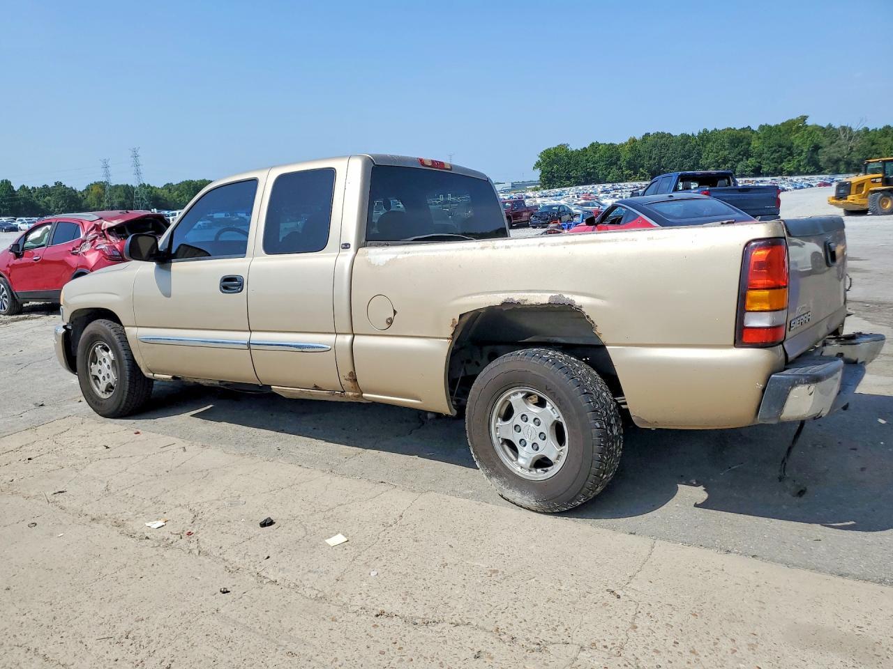 2004 GMC New Sierra C1500 - Фото 2