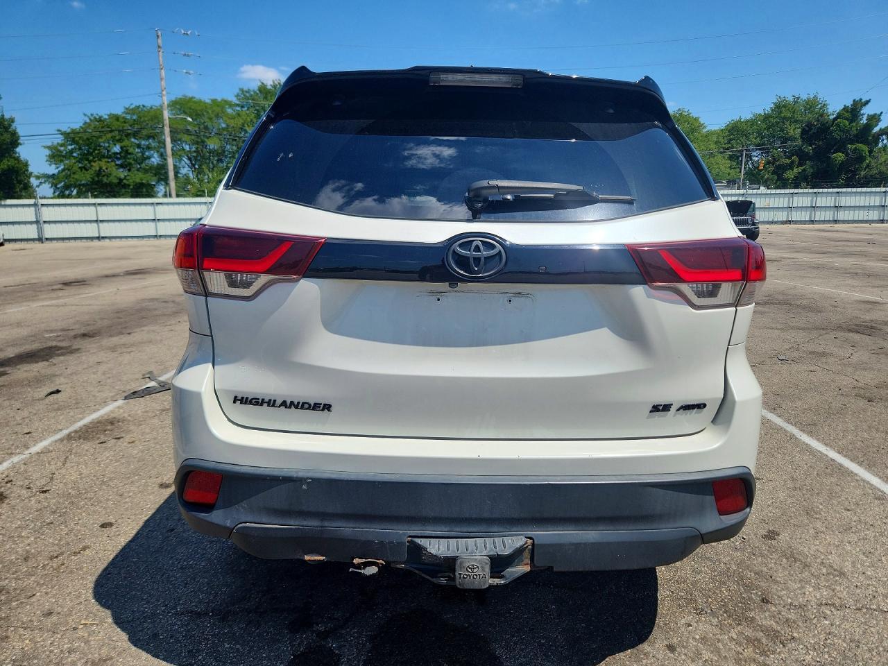 2019 Toyota Highlander Se - Фото 6
