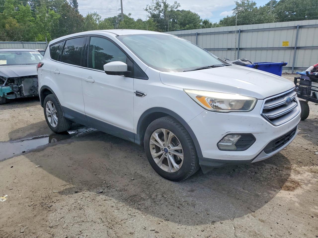 2017 Ford Escape Se - Фото 4