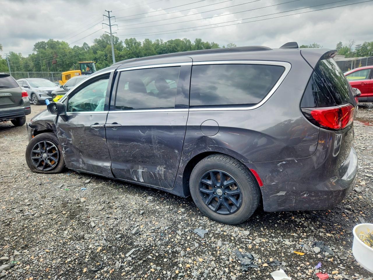 2021 Chrysler Voyager Lxi - Фото 2