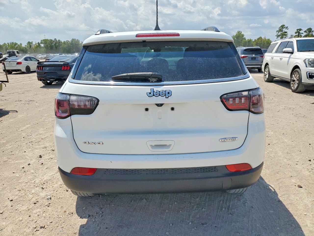 2025 Jeep Compass Latitude - Фото 6