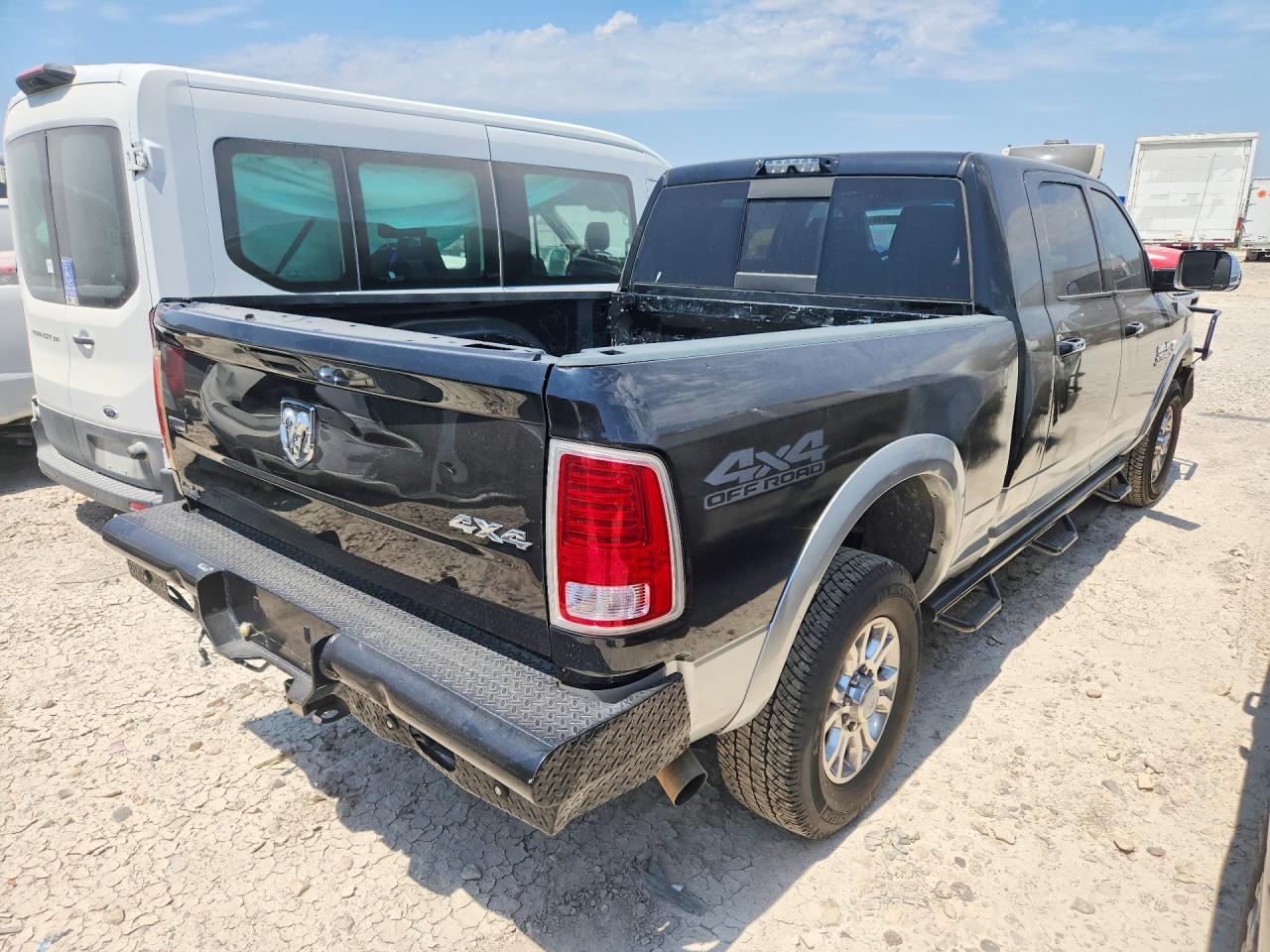 2017 Ram 2500 Laramie - Фото 3